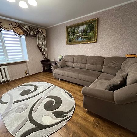 Апартаменти Біля Софіївки Umanʼ Exteriör bild